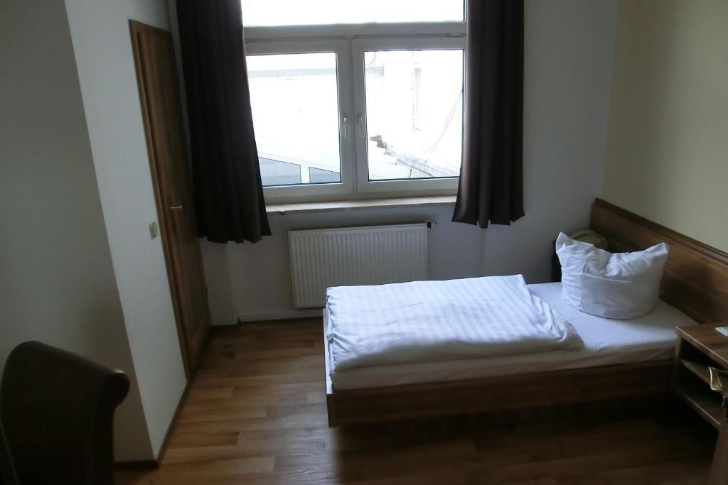 Hotel Schweizer Hof Halle  Room photo